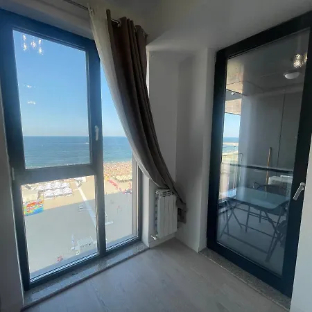 Reyna Sea View Luxury Apartment